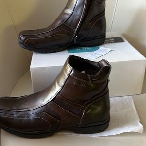 (Thinsullate)CALL IT SPRING  Men’s booties size 13 Used only inside the house